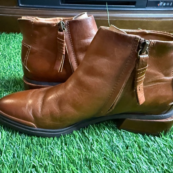 Franco Sarto Happily Ankle Boots Women's 8.5M - Brown Leather Side Zip Boots - Picture 9 of 16